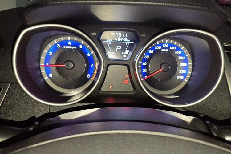 Used Hyundai Elantra (5th Generation / Langdong) 2015 1.6L Automatic Fashion Model Instrument Cluster