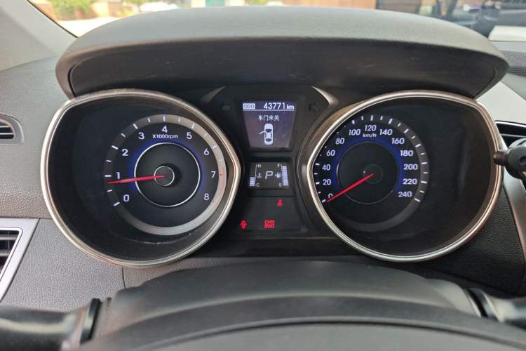 Used Hyundai Elantra (5th Generation / Langdong) 2015 1.6L Automatic Leading Model Instrument Cluster