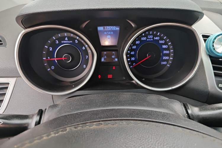 Used Hyundai Elantra (5th Generation / Langdong) 2015 1.6L Manual Leading Model Instrument Cluster