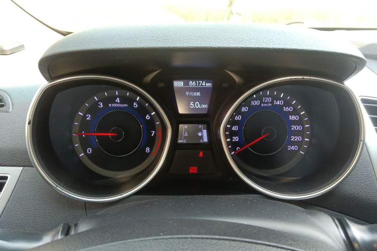 Used Hyundai Elantra (5th Generation / Langdong) 2015 1.6L Manual Leading Model Instrument Cluster