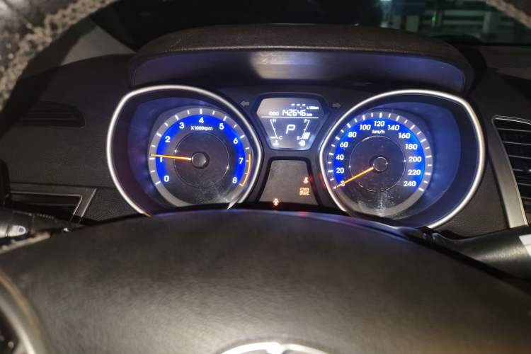 Used Hyundai Elantra (5th Generation / Langdong) 2015 1.6L Automatic Fashion Model Instrument Cluster