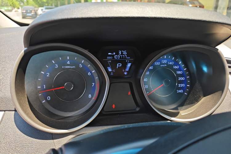 Used Hyundai Elantra (5th Generation / Langdong) 2015 1.6L Automatic Fashion Model Instrument Cluster