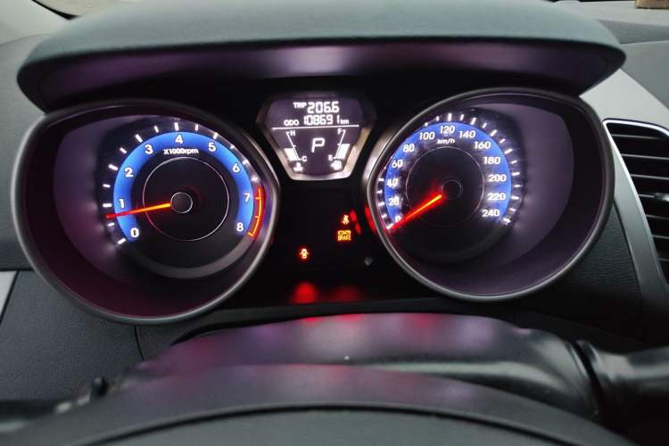 Used Hyundai Elantra (5th Generation / Langdong) 2015 1.6L Automatic Fashion Model Instrument Cluster
