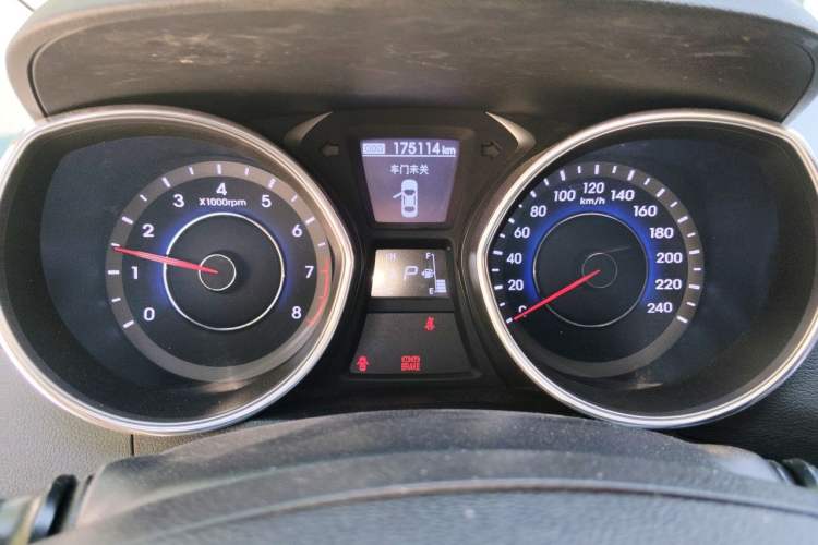 Used Hyundai Elantra (5th Generation / Langdong) 2015 1.6L Automatic Leading Model Instrument Cluster