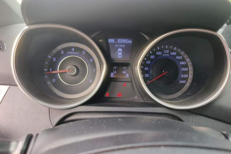 Used Hyundai Elantra (5th Generation / Langdong) 2015 1.6L Manual Leading Model Instrument Cluster