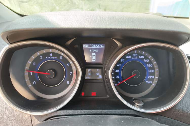 Used Hyundai Elantra (5th Generation / Langdong) 2015 1.6L Manual Leading Model Instrument Cluster