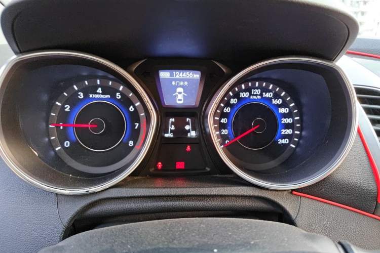 Used Hyundai Elantra (5th Generation / Langdong) 2015 1.6L Manual Leading Model Instrument Cluster