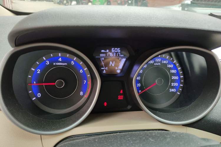 Used Hyundai Elantra (5th Generation / Langdong) 2015 1.6L Automatic Fashion Model Instrument Cluster
