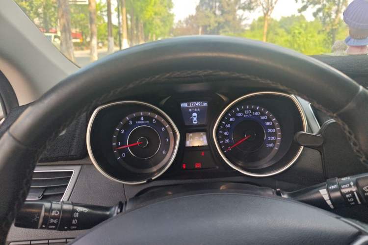 Used Hyundai Elantra (5th Generation / Langdong) 2015 1.6L Automatic Luxury Model Instrument Cluster