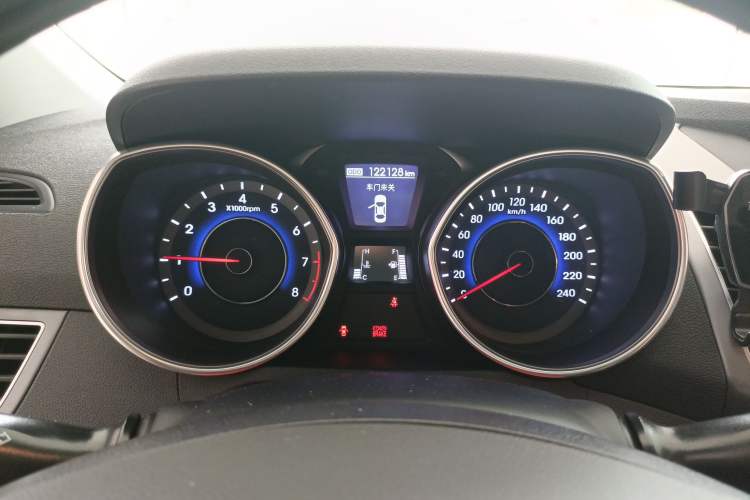 Used Hyundai Elantra (5th Generation / Langdong) 2015 1.6L Manual Leading Model Instrument Cluster
