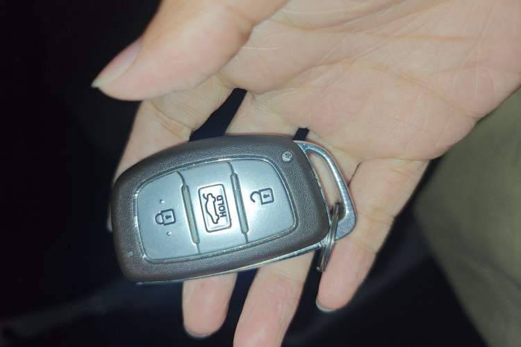 Used Hyundai Elantra (5th Generation / Langdong) 2015 1.6L Automatic Leading Model Interior 1