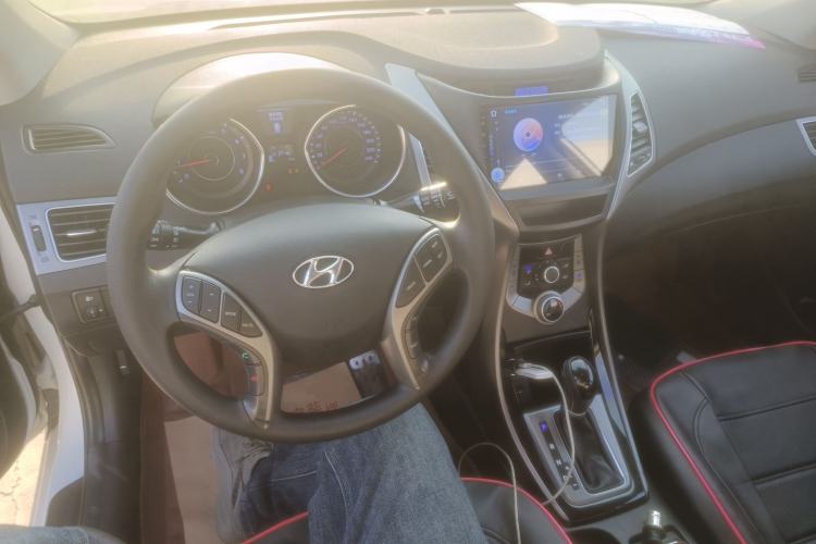 Used Hyundai Elantra (5th Generation / Langdong) 2015 1.6L Automatic Leading Model Interior 2