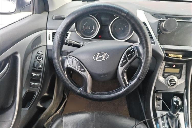 Used Hyundai Elantra (5th Generation / Langdong) 2015 1.6L Automatic Luxury Model Interior 2