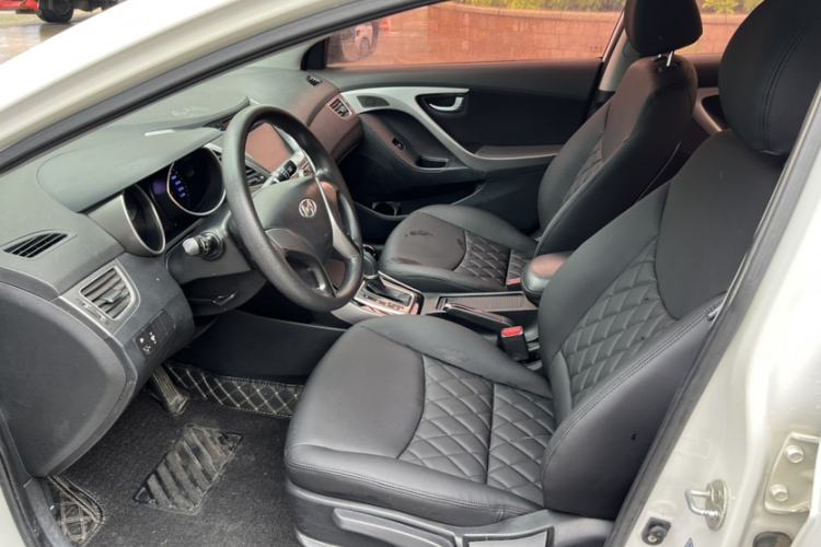 Used Hyundai Elantra (5th Generation / Langdong) 2015 1.6L Automatic Leading Model Interior 2