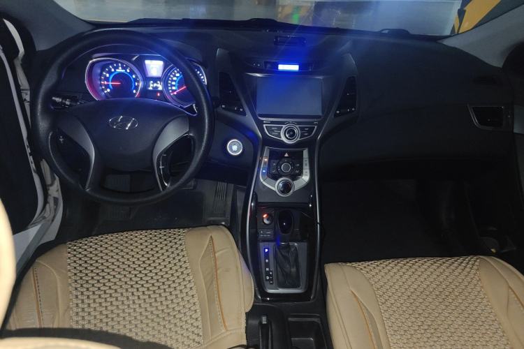 Used Hyundai Elantra (5th Generation / Langdong) 2015 1.6L Automatic Leading Model Interior 2
