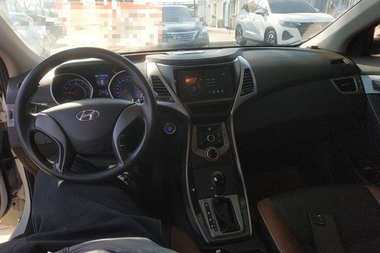 Used Hyundai Elantra (5th Generation / Langdong) 2015 1.6L Automatic Leading Model Interior 2