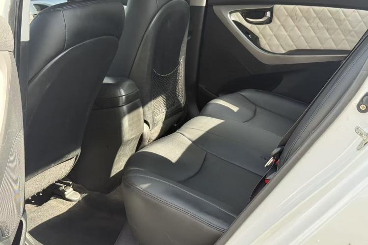 Used Hyundai Elantra (5th Generation / Langdong) 2015 1.6L Automatic Leading Model Interior 2
