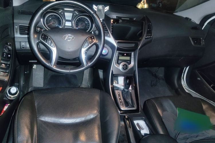 Used Hyundai Elantra (5th Generation / Langdong) 2015 1.6L Automatic Luxury Model Interior 2