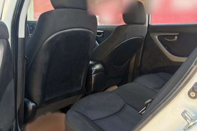 Used Hyundai Elantra (5th Generation / Langdong) 2015 1.6L Automatic Fashion Model Interior 3