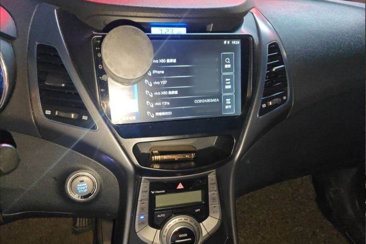 Used Hyundai Elantra (5th Generation / Langdong) 2015 1.6L Automatic Luxury Model Interior 3
