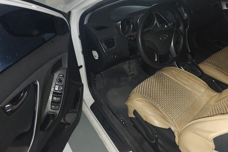 Used Hyundai Elantra (5th Generation / Langdong) 2015 1.6L Automatic Leading Model Interior 3