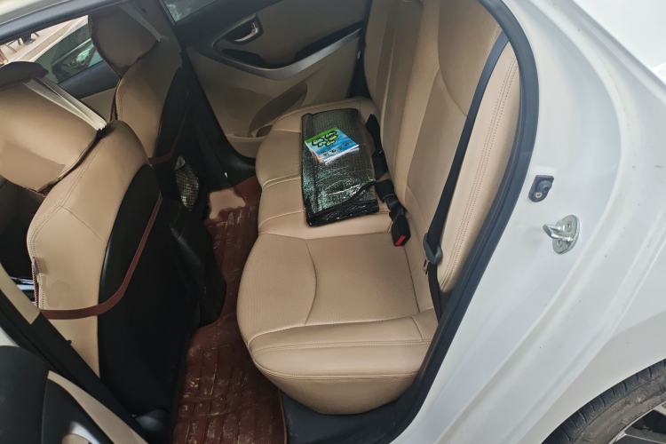 Used Hyundai Elantra (5th Generation / Langdong) 2015 1.6L Automatic Leading Model Interior 4