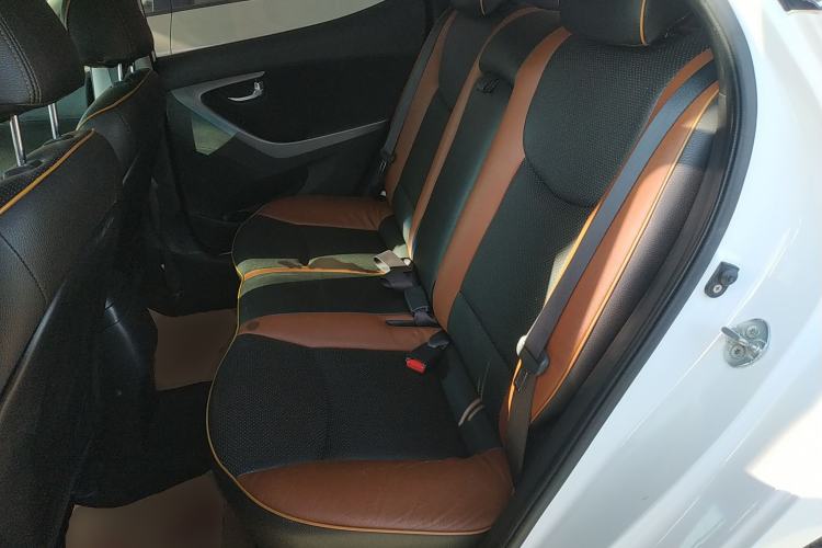 Used Hyundai Elantra (5th Generation / Langdong) 2015 1.6L Automatic Leading Model Interior 4
