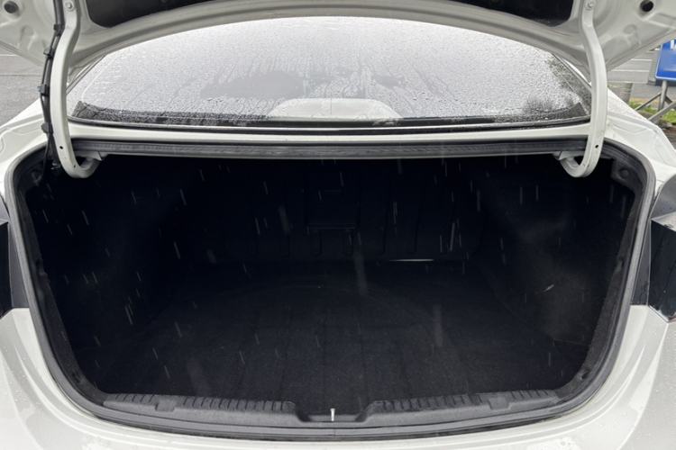 Used Hyundai Elantra (5th Generation / Langdong) 2015 1.6L Automatic Luxury Model Interior 9