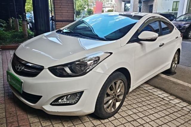 Ojetý Hyundai Elantra (5th Generation / Langdong) 2015 1.6L Manual Leading Model