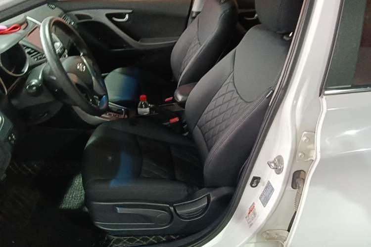Used Hyundai Elantra (5th Generation / Langdong) 2015 1.6L Automatic Leading Model Left Front Seat