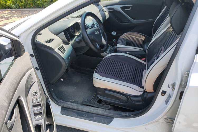 Used Hyundai Elantra (5th Generation / Langdong) 2015 1.6L Manual Fashion Edition Left Front Seat