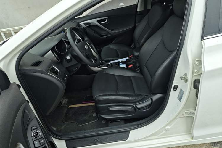 Used Hyundai Elantra (5th Generation / Langdong) 2015 1.6L Automatic Luxury Model Left Front Seat