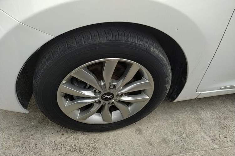 Used Hyundai Elantra (5th Generation / Langdong) 2015 1.6L Manual Leading Model Left Front Wheel Hub