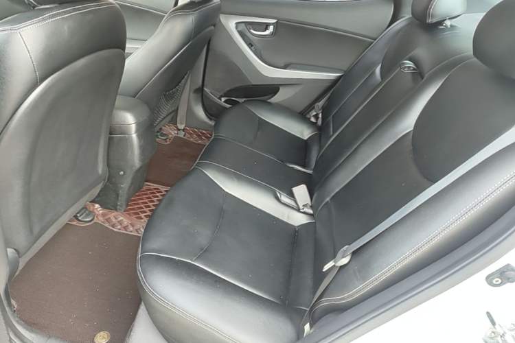 Used Hyundai Elantra (5th Generation / Langdong) 2015 1.6L Automatic Leading Model Left Rear Seat