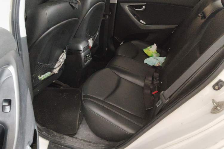 Used Hyundai Elantra (5th Generation / Langdong) 2015 1.6L Automatic Luxury Model Left Rear Seat