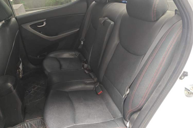 Used Hyundai Elantra (5th Generation / Langdong) 2015 1.6L Automatic Leading Model Left Rear Seat