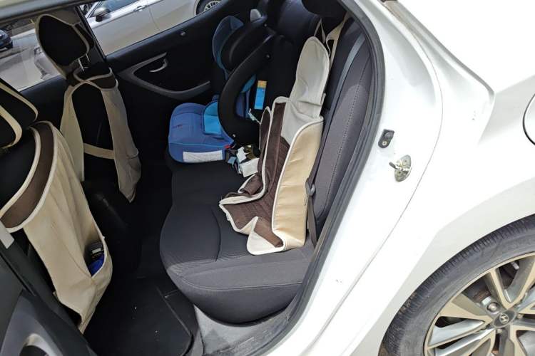 Used Hyundai Elantra (5th Generation / Langdong) 2015 1.6L Automatic Leading Model Left Rear Seat