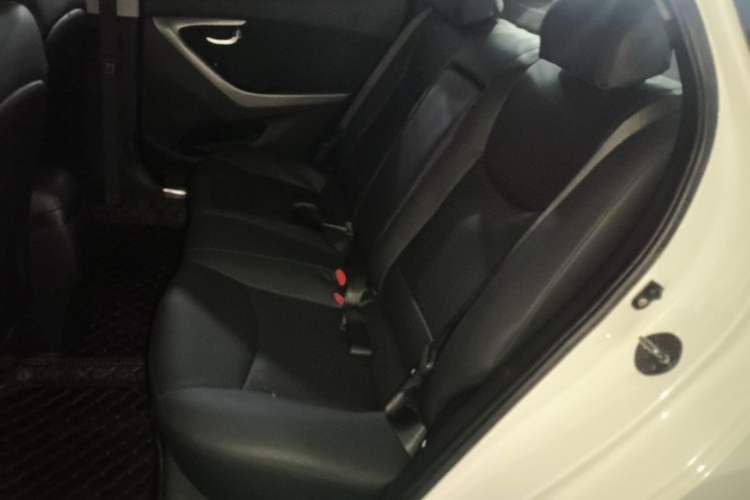 Used Hyundai Elantra (5th Generation / Langdong) 2015 1.6L Automatic Leading Model Left Rear Seat