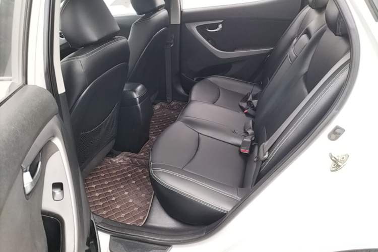 Used Hyundai Elantra (5th Generation / Langdong) 2015 1.6L Automatic Leading Model Left Rear Seat