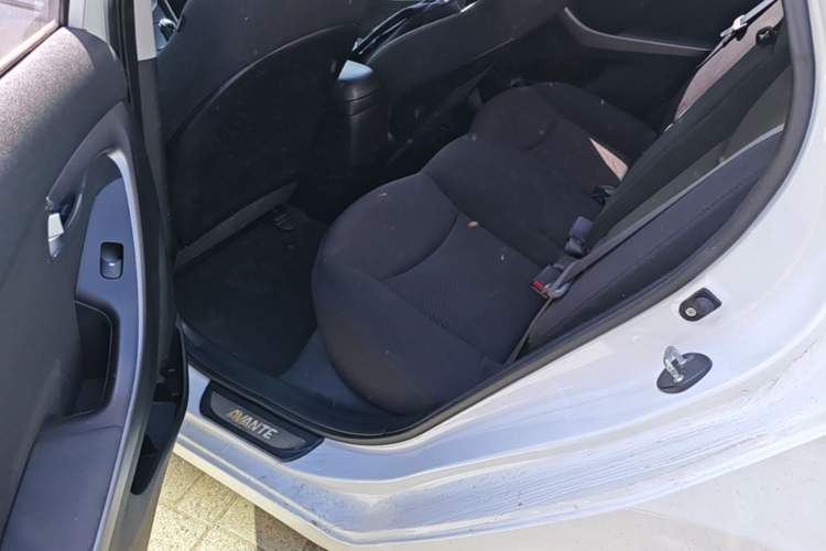 Used Hyundai Elantra (5th Generation / Langdong) 2015 1.6L Automatic Leading Model Left Rear Seat