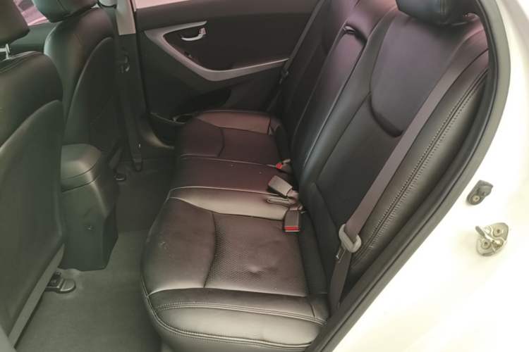 Used Hyundai Elantra (5th Generation / Langdong) 2015 1.6L Automatic Leading Model Left Rear Seat