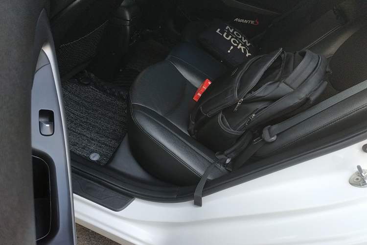 Used Hyundai Elantra (5th Generation / Langdong) 2015 1.6L Automatic Luxury Model Left Rear Seat