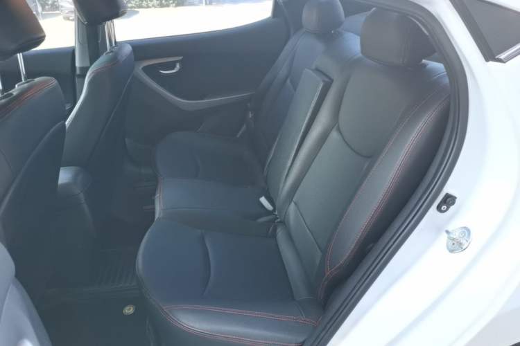 Used Hyundai Elantra (5th Generation / Langdong) 2015 1.6L Automatic Leading Model Left Rear Seat