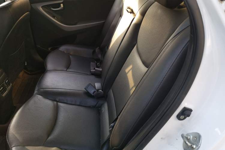 Used Hyundai Elantra (5th Generation / Langdong) 2015 1.6L Automatic Luxury Model Left Rear Seat