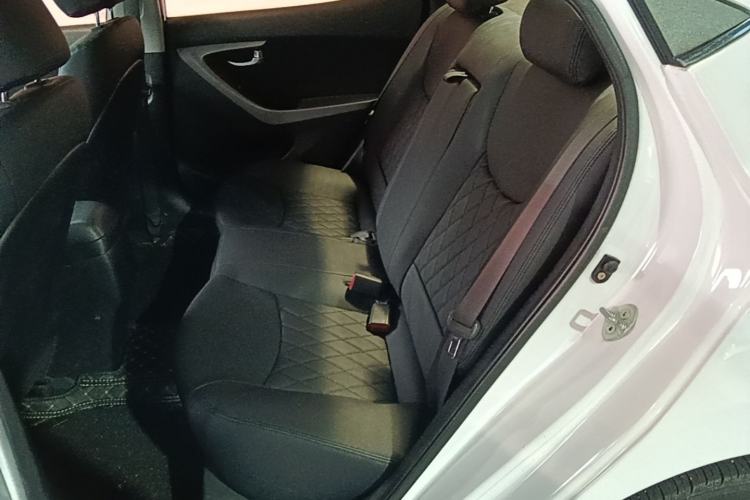 Used Hyundai Elantra (5th Generation / Langdong) 2015 1.6L Automatic Leading Model Left Rear Seat