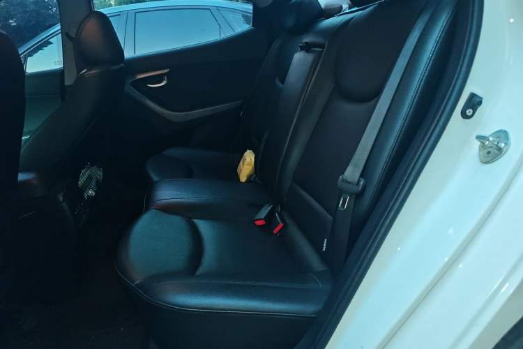 Used Hyundai Elantra (5th Generation / Langdong) 2015 1.6L Automatic Luxury Model Left Rear Seat
