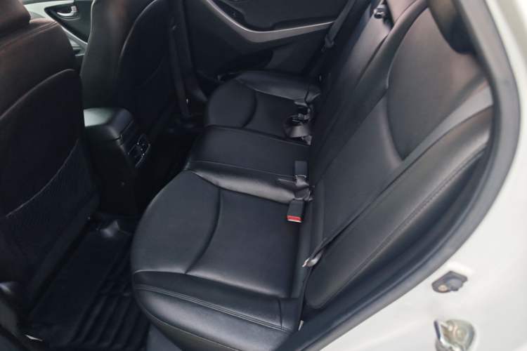 Used Hyundai Elantra (5th Generation / Langdong) 2015 1.6L Automatic Luxury Model Left Rear Seat