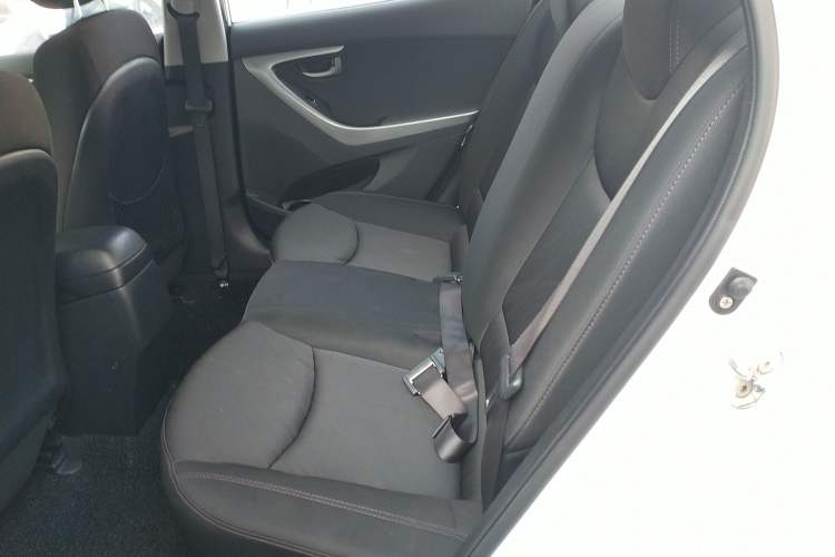 Used Hyundai Elantra (5th Generation / Langdong) 2015 1.6L Automatic Fashion Model Left Rear Seat