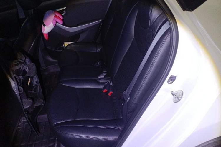 Used Hyundai Elantra (5th Generation / Langdong) 2015 1.6L Automatic Fashion Model Left Rear Seat