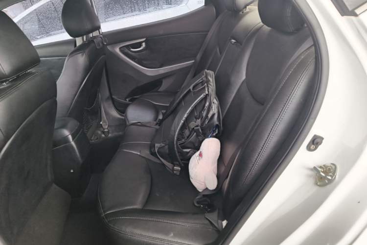 Used Hyundai Elantra (5th Generation / Langdong) 2015 1.6L Automatic Leading Model Left Rear Seat